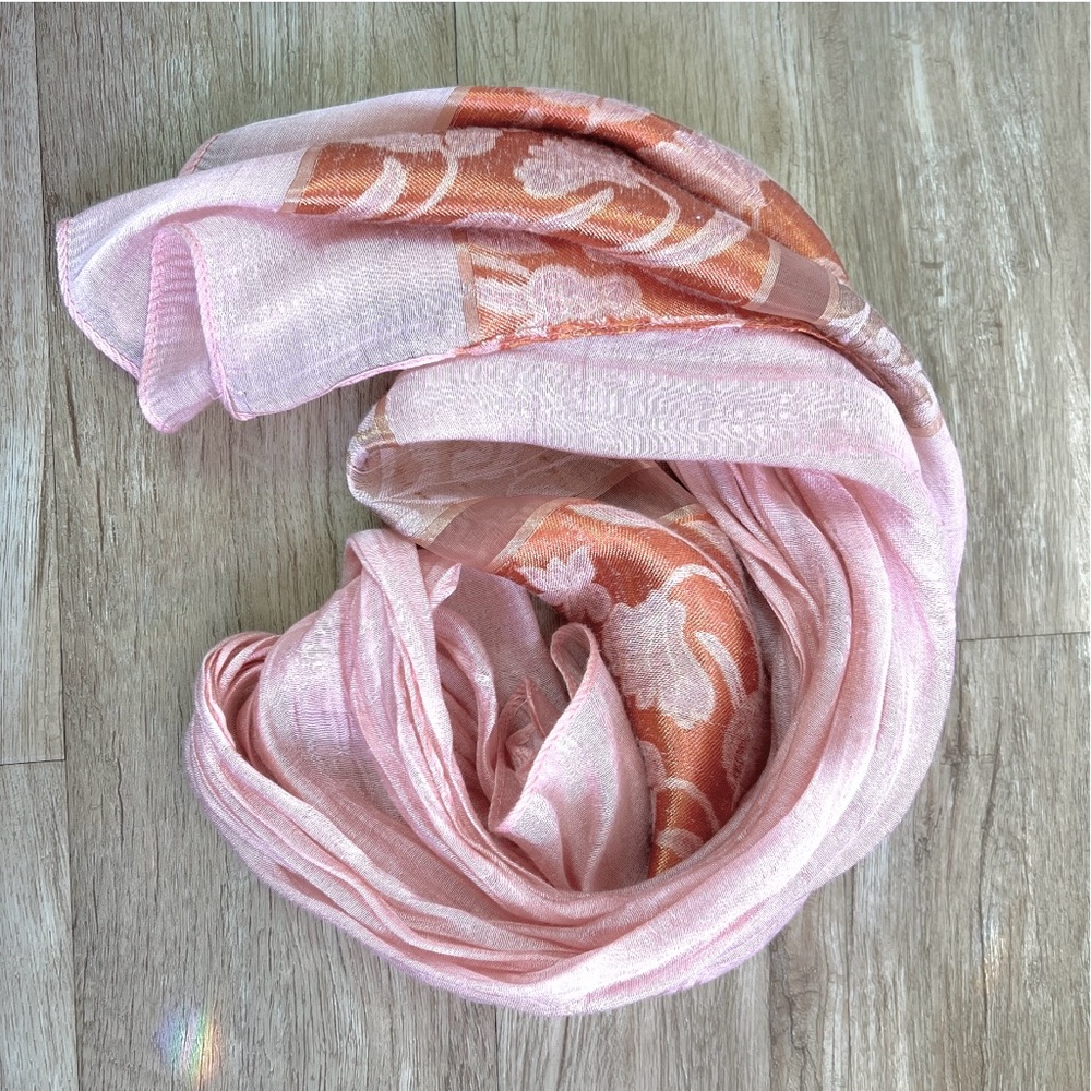 🆕 Fine woven scarf: long, soft in pink, copper & gold w/arabesques & flowers - Picture 6 of 16